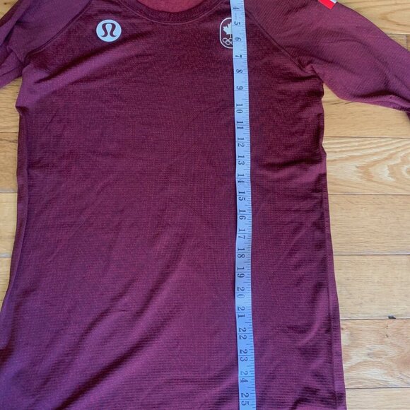 Lululemon x Team Canada Long Sleeve Performance Top | Size Unmarked (Fits S/M) - Picture 8 of 11